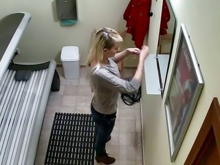 Pierced PUSSY Snooped in Tanning Bed