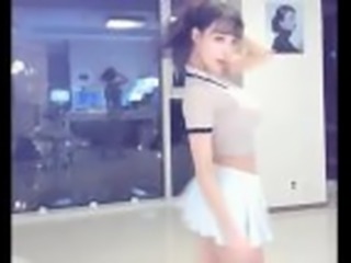 Sexy Chinese Streamer Dancing (Angela Manjusaka)