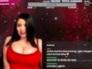 TWITCH GIRL FLASHING BOOBS NIPSLIPS ON STREAM SET 32