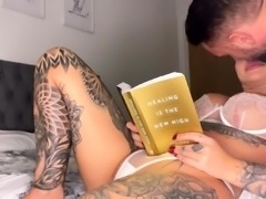 Tattooed webcam beauty gets her desires and needs satisfied