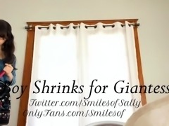 SmilesofSally – Pervy Boy Shrinking For Giantess Mom