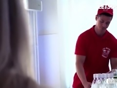 Gorgeous babe makes delivery guy's dream come true