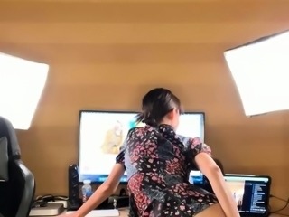 Hot brunette from squirt masturbating on webcam