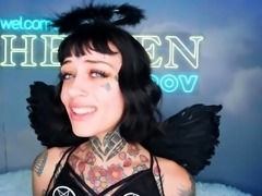Curvy brunette latina gives a blowjob and handjob