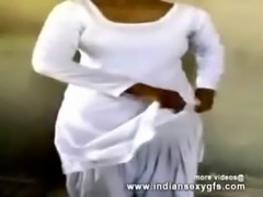 Desi North Indian Girl undressed and show her Nudely to her BF -...