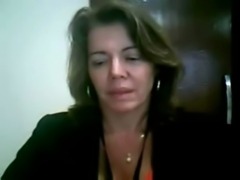 Coroa muito gostosa se masturbando na webcam - bucetas gostosas sexo free