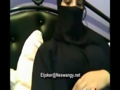 arab girl show her body www.sexy-dating6.com free