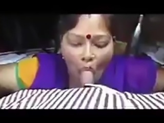 Bengali Aunty Giving Head
