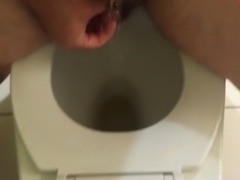 Piss fountain on toilet!