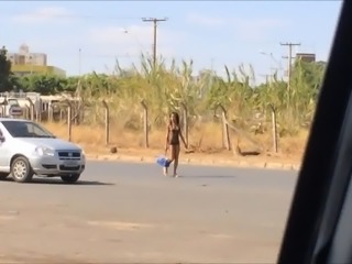 PUTAS PELADAS NA RUA