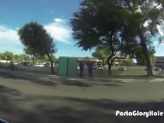 Porta Gloryhole redhead girl sucking cocks in public