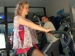 Pregnant milf gets a workout