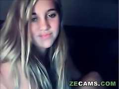 Teen showing slim body at webcam