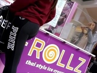 candid teen nice ass in grey leggings