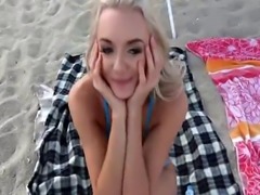 Fucking bikini babe on sunny beach