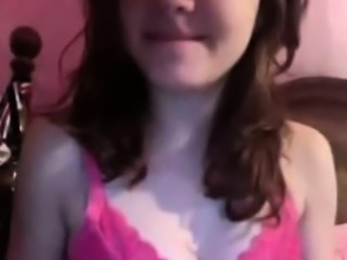 amateur monicahotlips6969 fingering herself on live webcam
