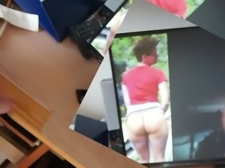 Cumming in front of MILFs