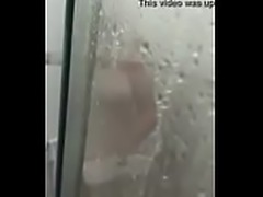 Irm&atilde_o abusando da irma bebada novinha VIDEO COMPLETO: https://bit.ly/2pfTAje