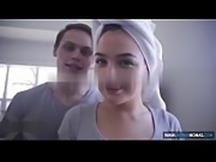 Super beautiful teen gives amazing blowjob