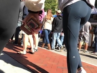 Giggly COLLEGE Ass 12-15-18