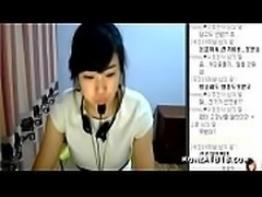 Korean streamer Hanbyul strips