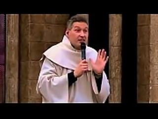 Padre marcelo mandando aquela ben&ccedil_a pros fieis