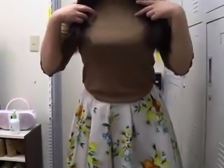 Bodacious Japanese schoolgirl changes clothes on hidden cam