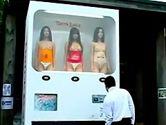 Vending girl machine for fuck !
