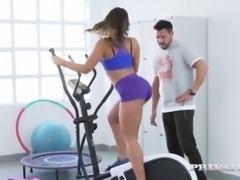 Private.com - Big Butt Latina Briana Banderas Rides Gym Cock