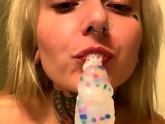 Blonde needs her toy for juicy pussy masturbation HD