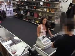 Ex dominatrix try to pawn her equipments and gets fucked