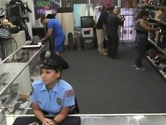 Amateur girl being banged by pawn guy